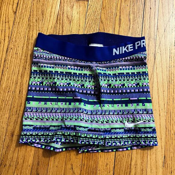 Nike Pro Shorts Womens Small Aztec short Colorful Performance - Picture 1 of 5